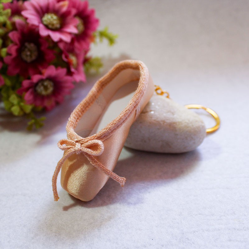 Llavero de mini puntas de ballet
